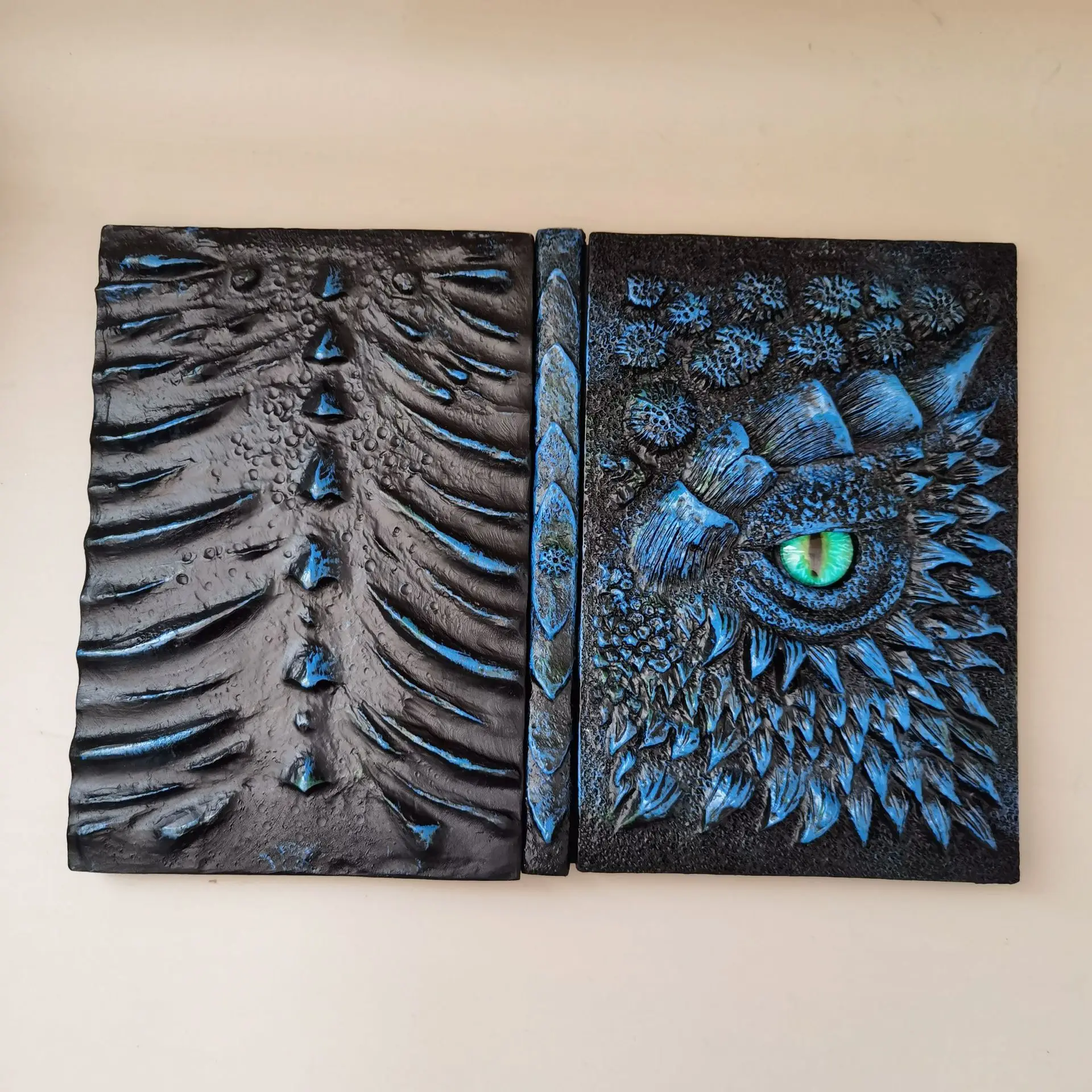 Cthulhu 3D Embossed Notebook B - Stationery Books 评论和价格